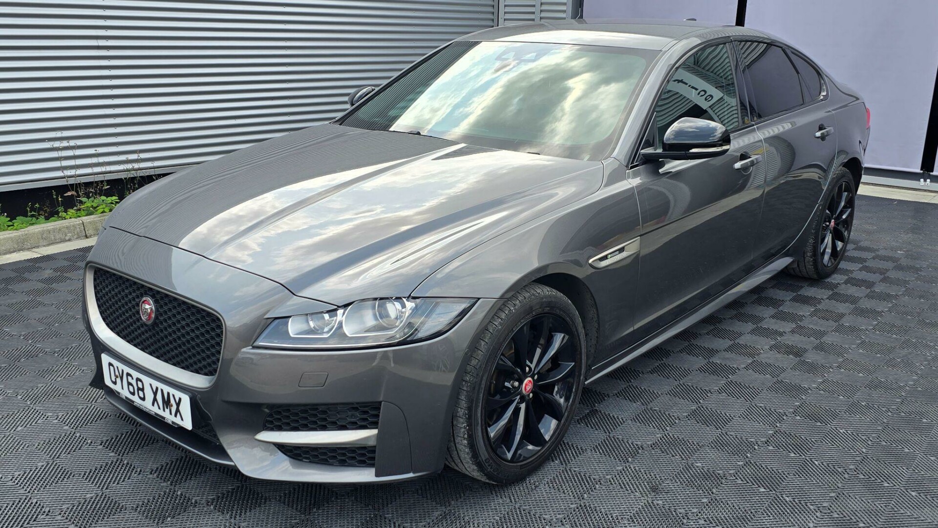 Jaguar XF