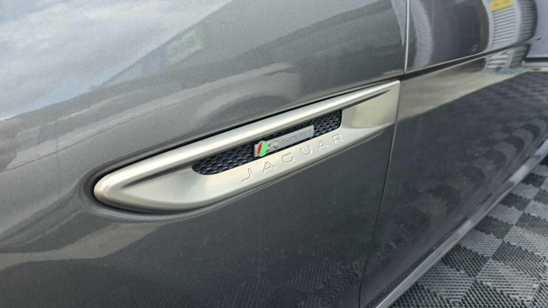 Jaguar XF