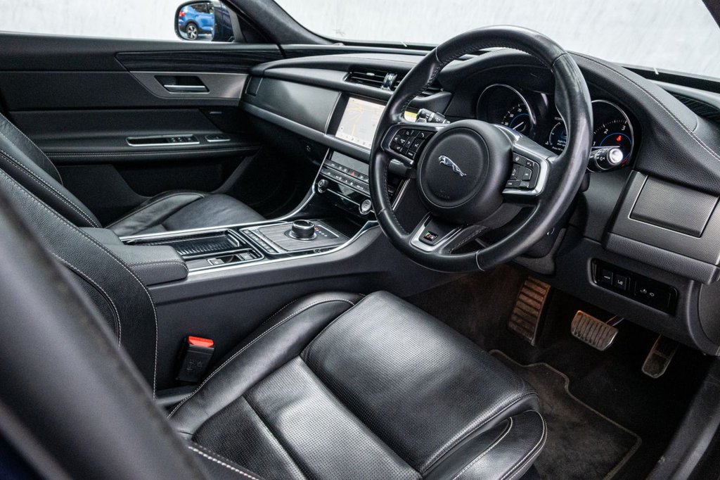 Jaguar XF
