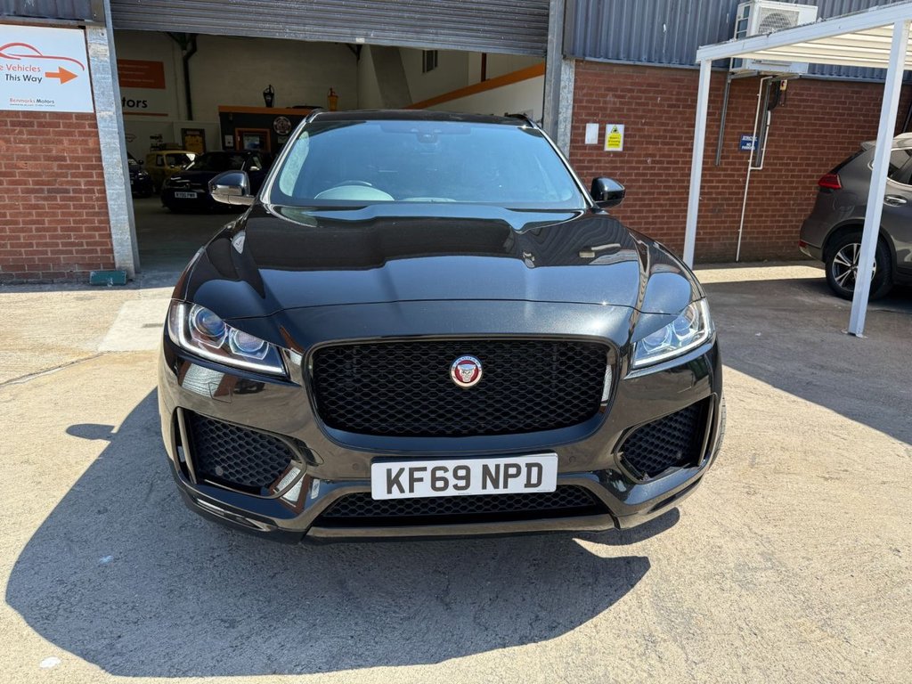Jaguar F Pace