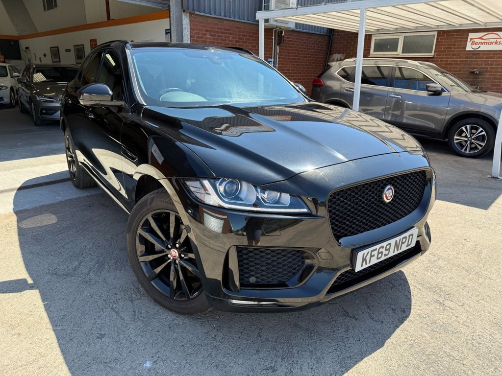 Jaguar F Pace