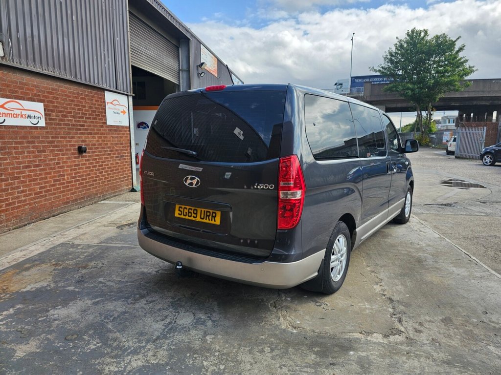 Hyundai i800