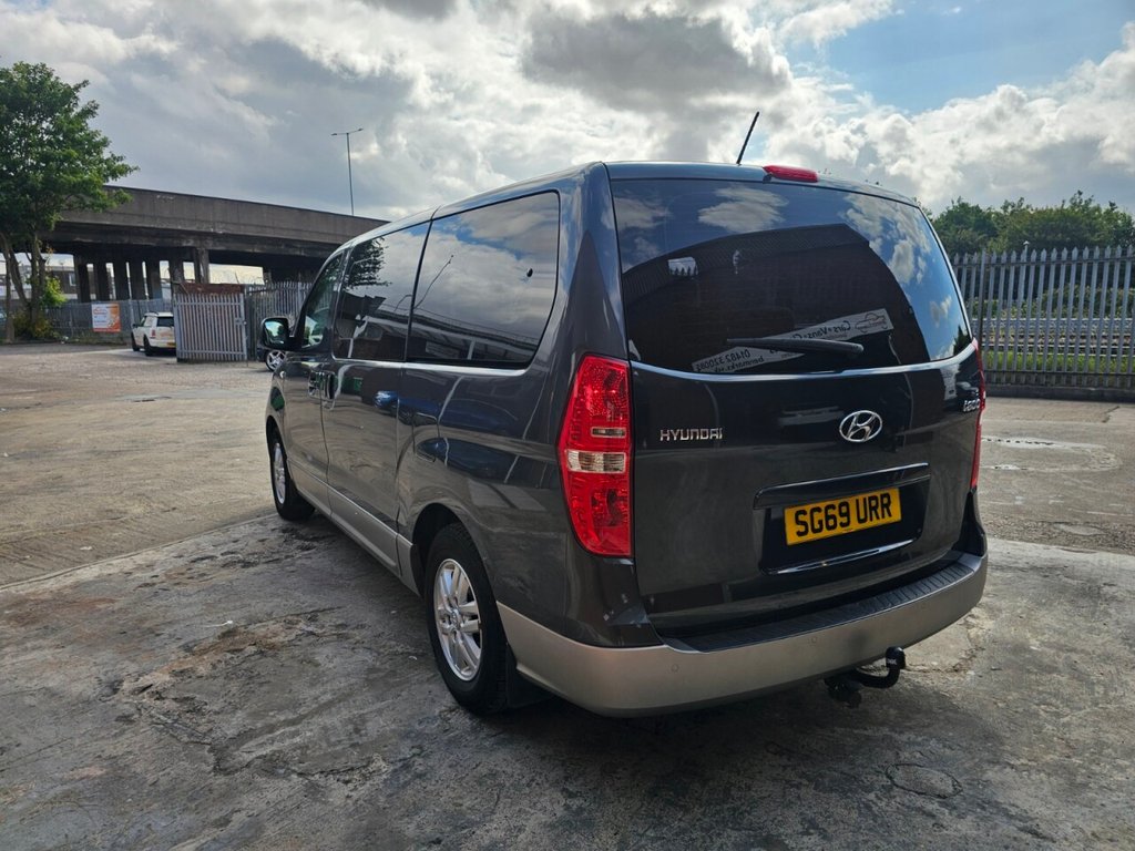 Hyundai i800