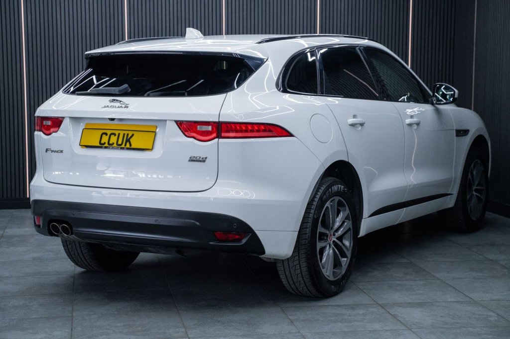 Jaguar F Pace