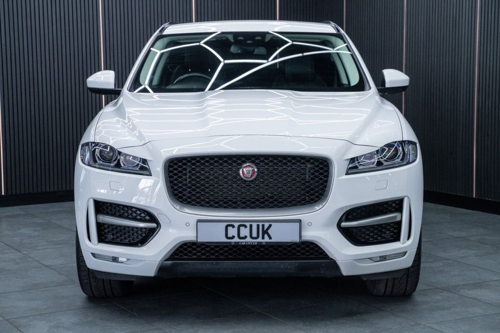 Jaguar F Pace