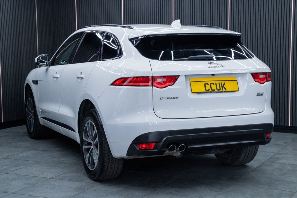 Jaguar F Pace