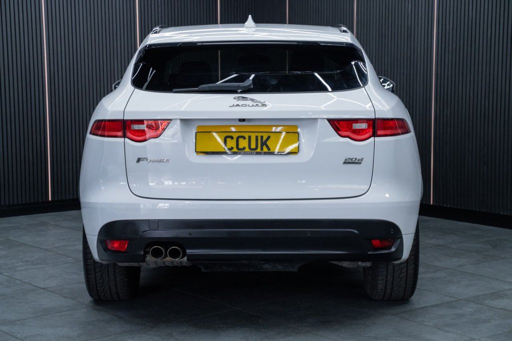 Jaguar F Pace