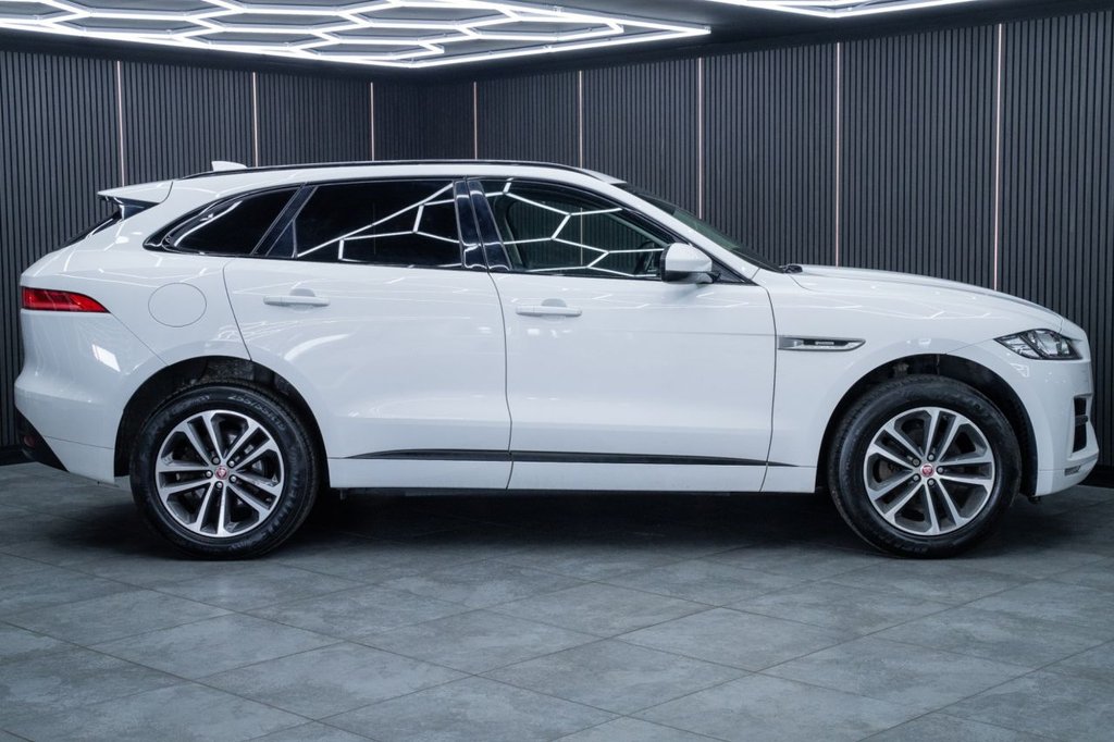 Jaguar F Pace