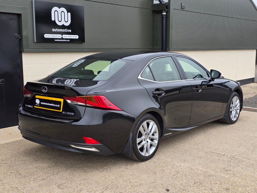 Lexus IS