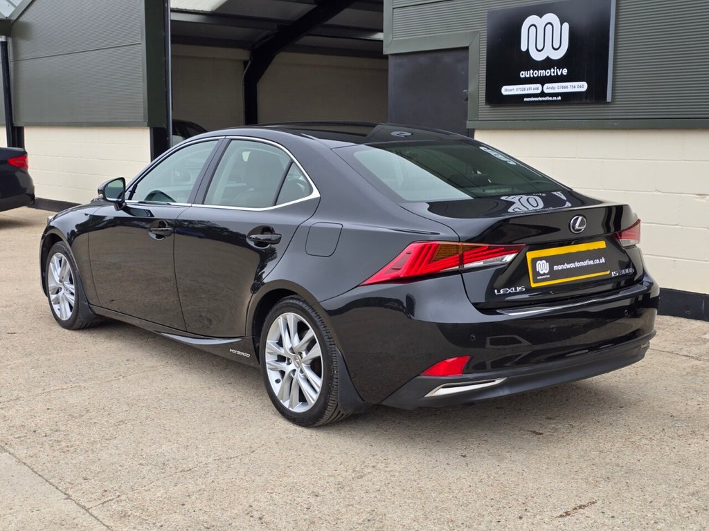 Lexus IS