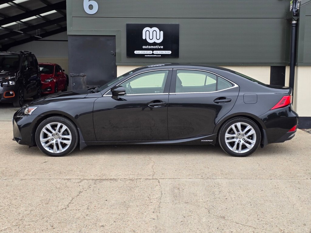 Lexus IS