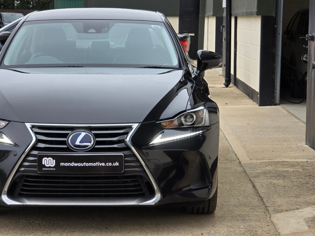 Lexus IS