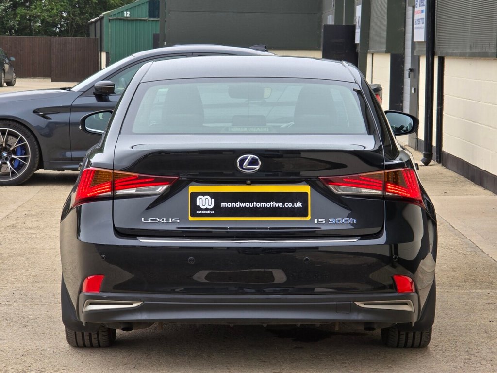Lexus IS