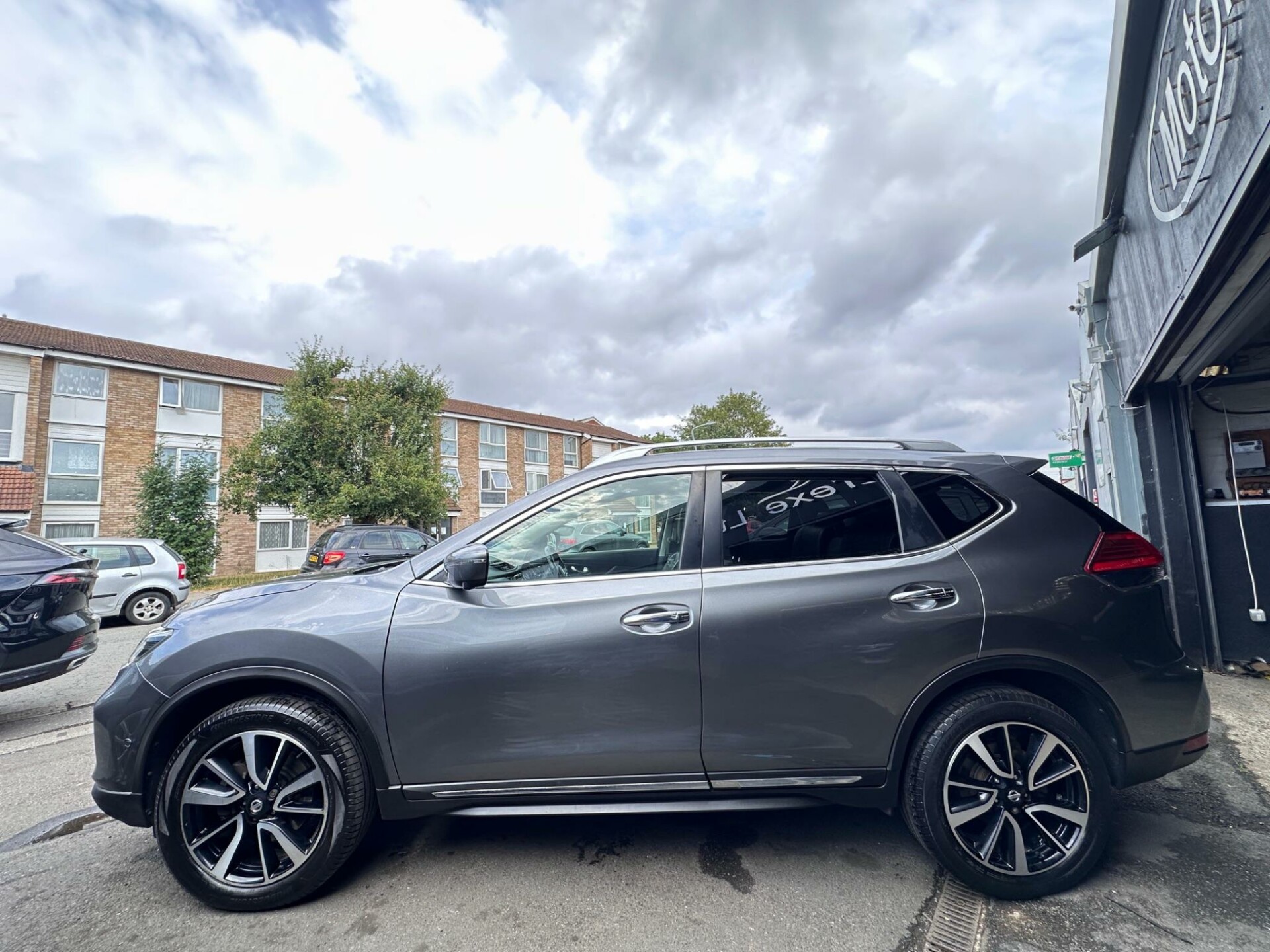 Nissan X Trail
