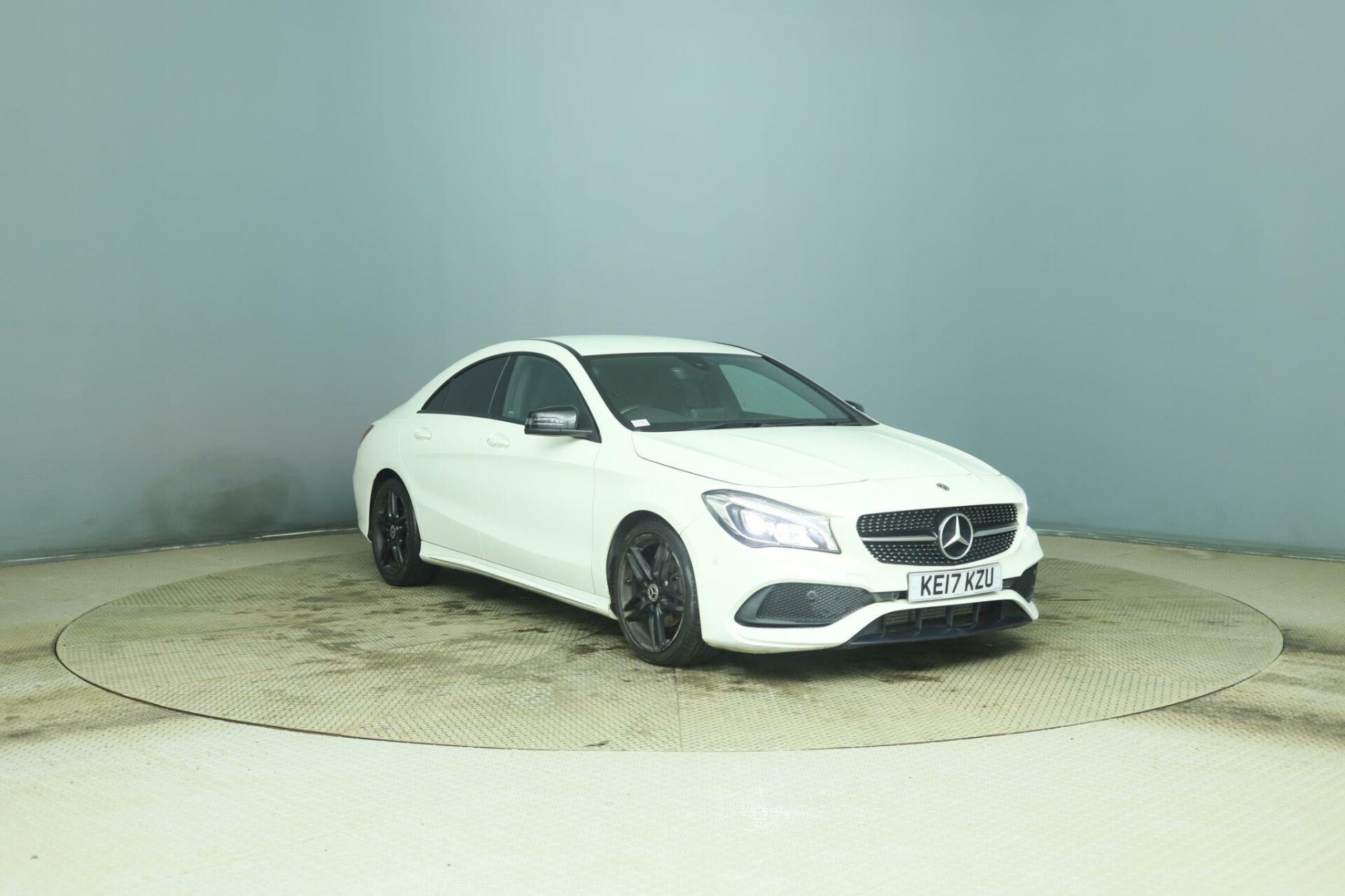 Mercedes Benz CLA