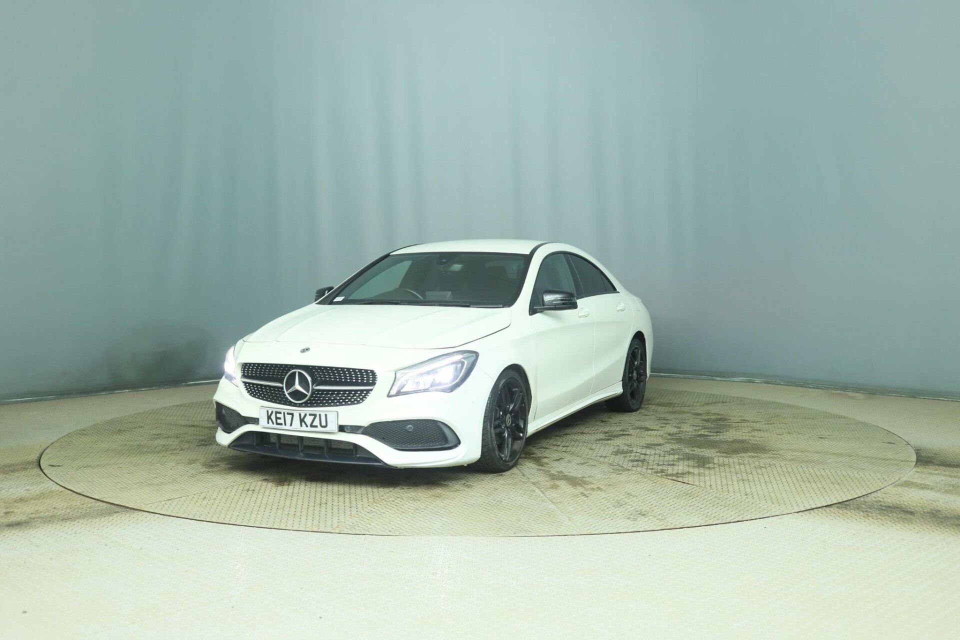 Mercedes Benz CLA