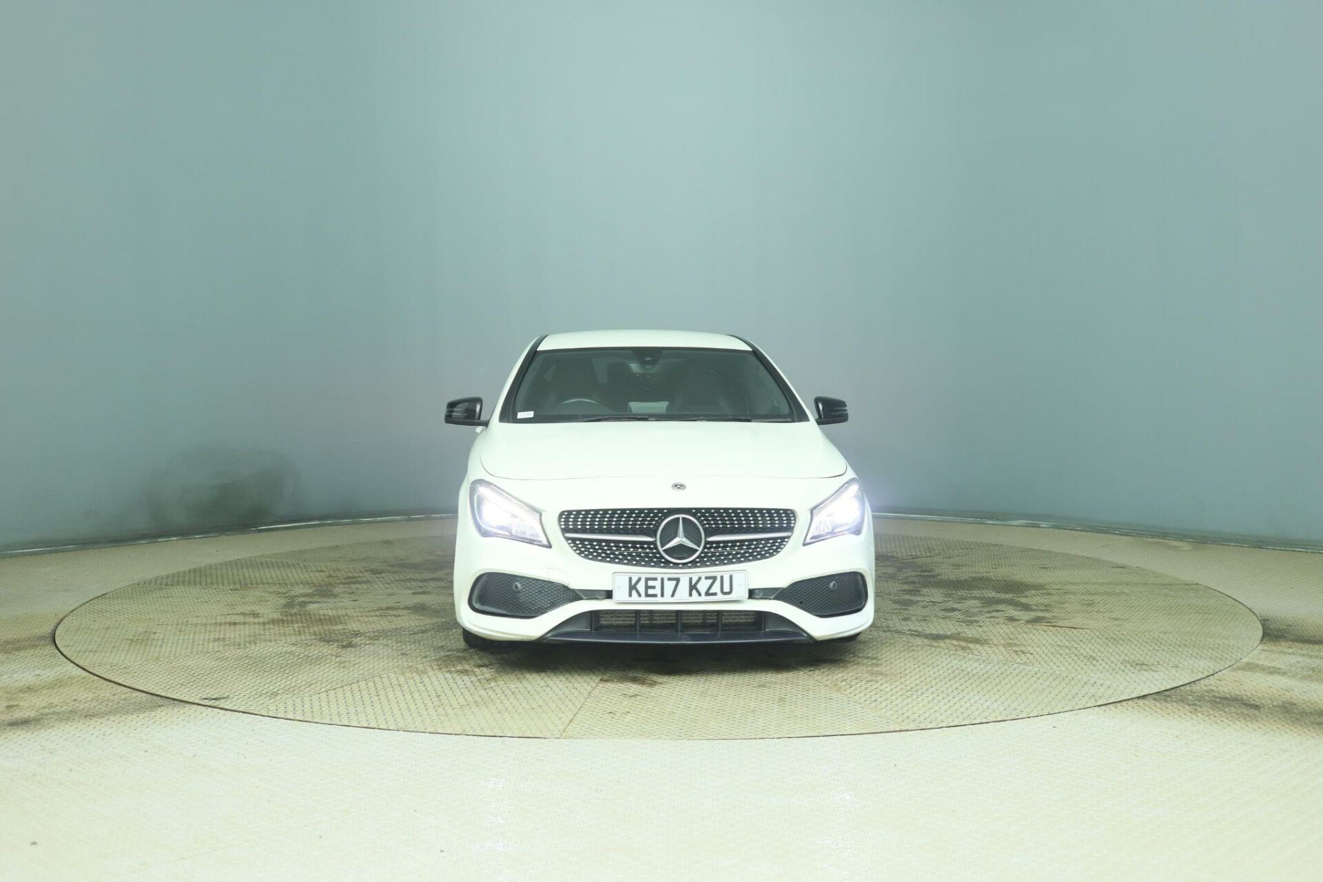 Mercedes Benz CLA