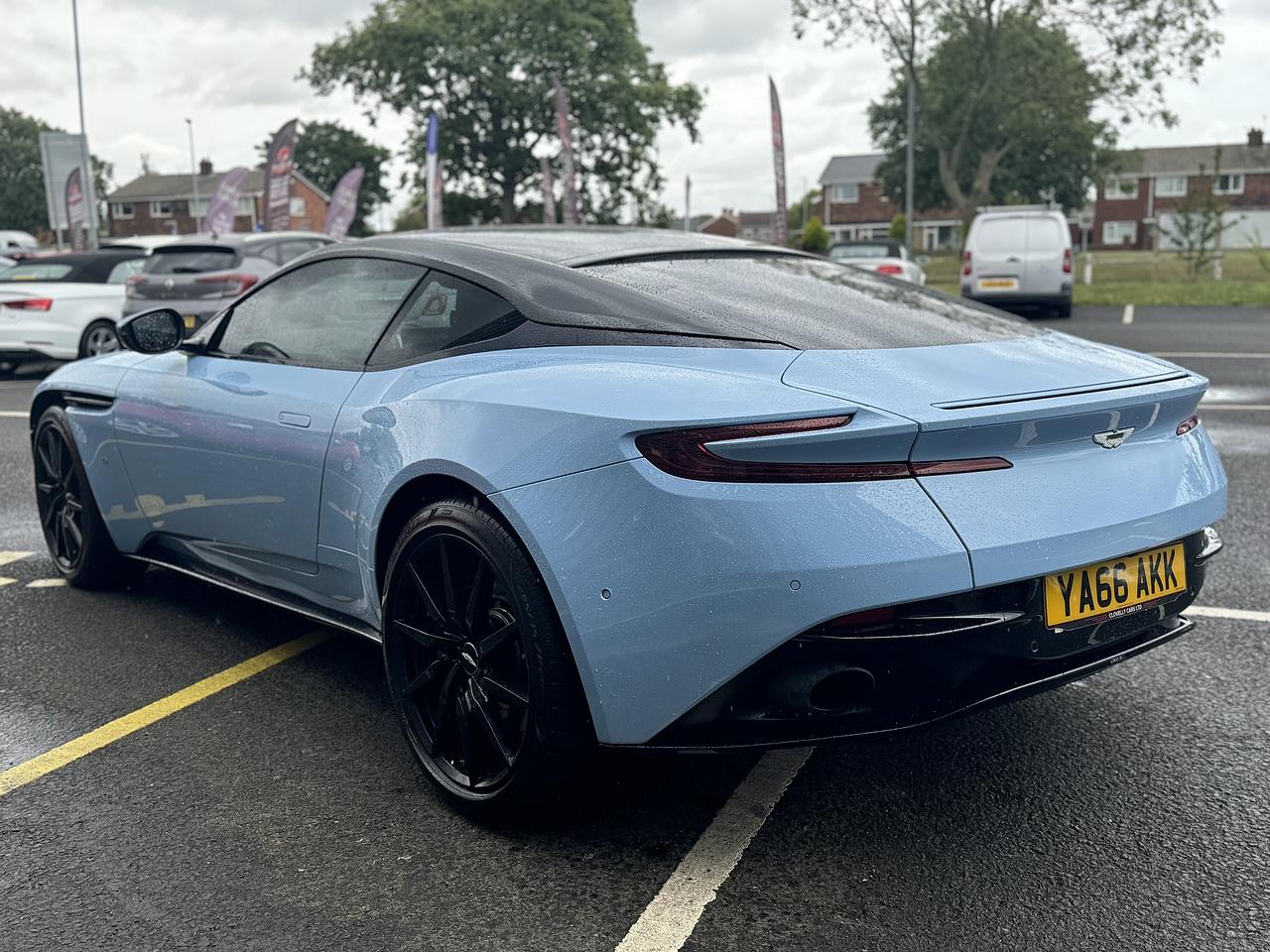 Aston Martin DB11