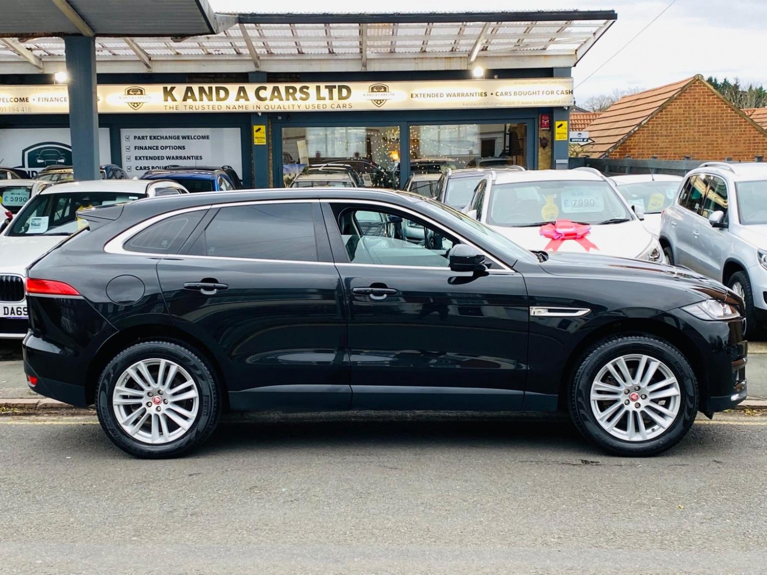 Jaguar F Pace