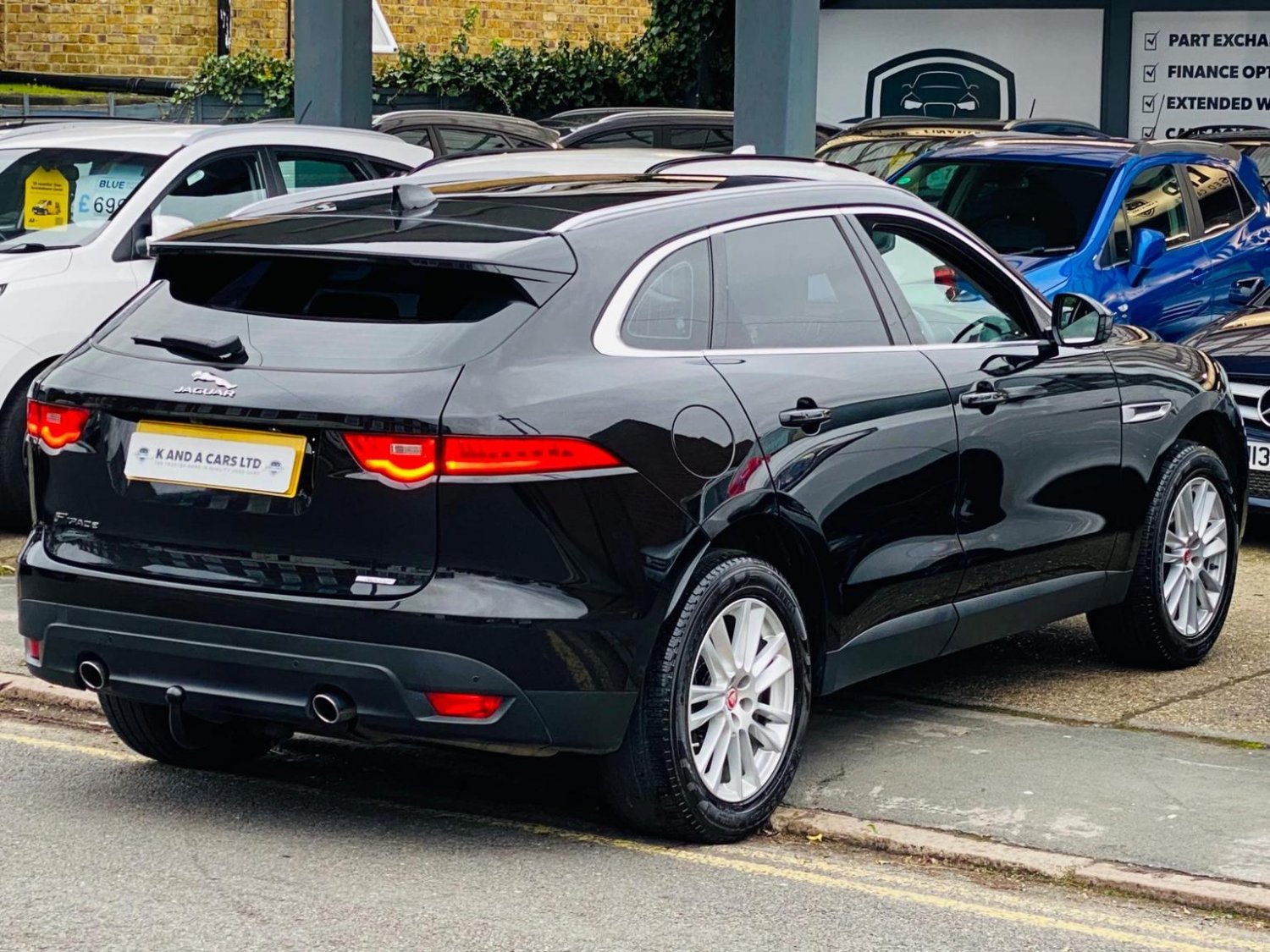 Jaguar F Pace