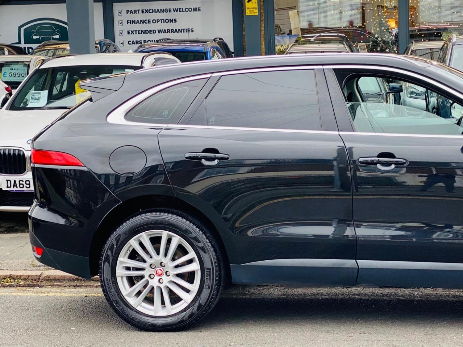 Jaguar F Pace