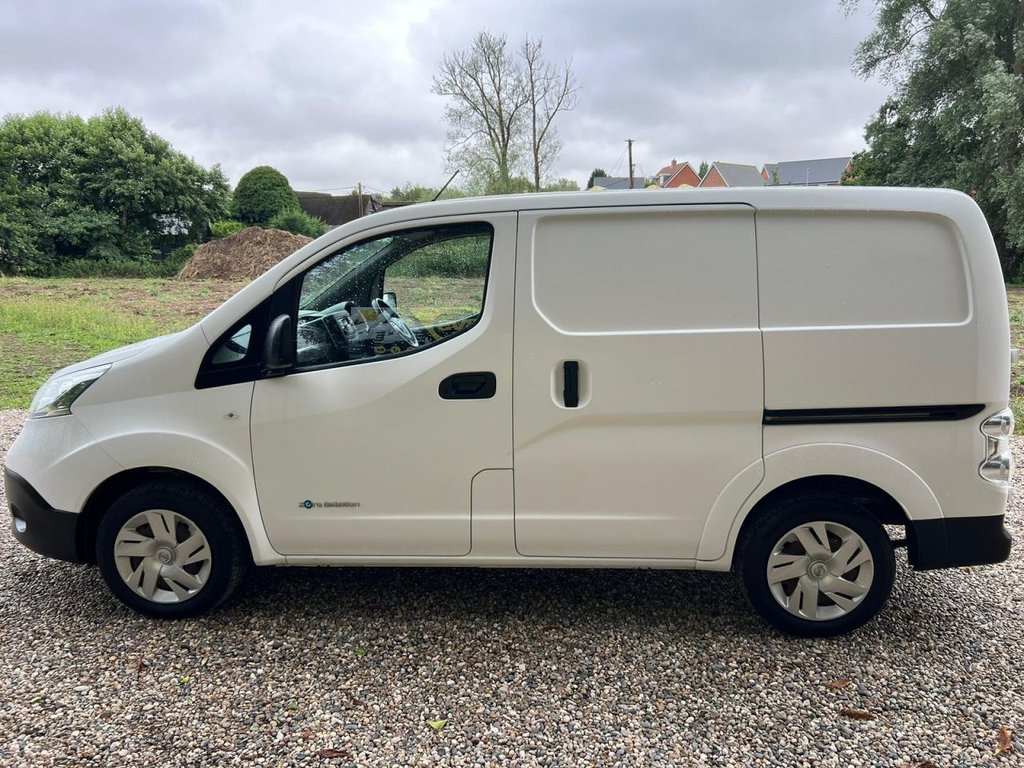 Nissan eNV200