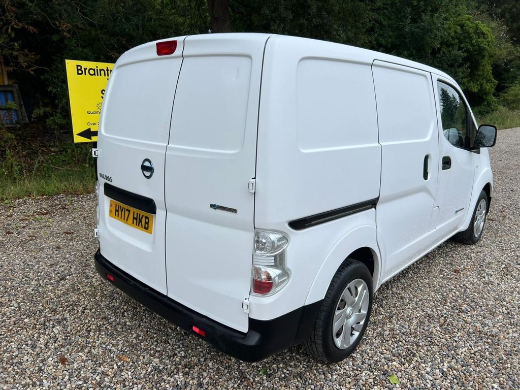 Nissan eNV200