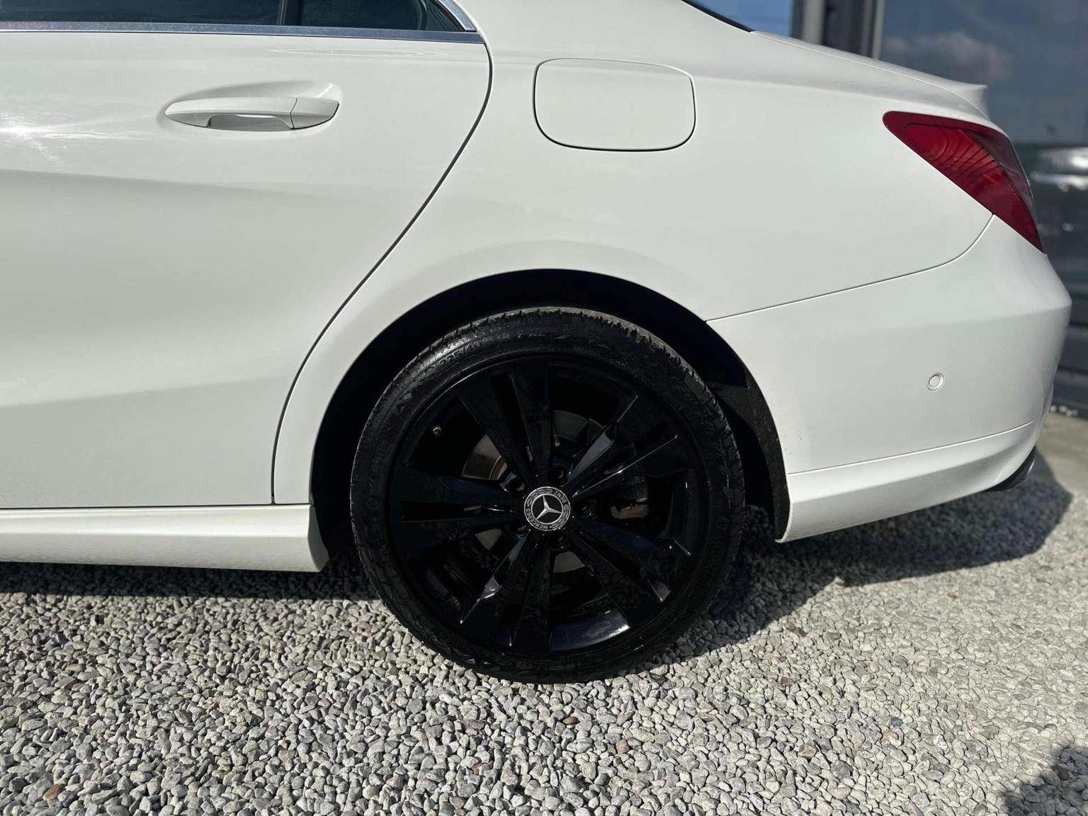 Mercedes Benz CLA
