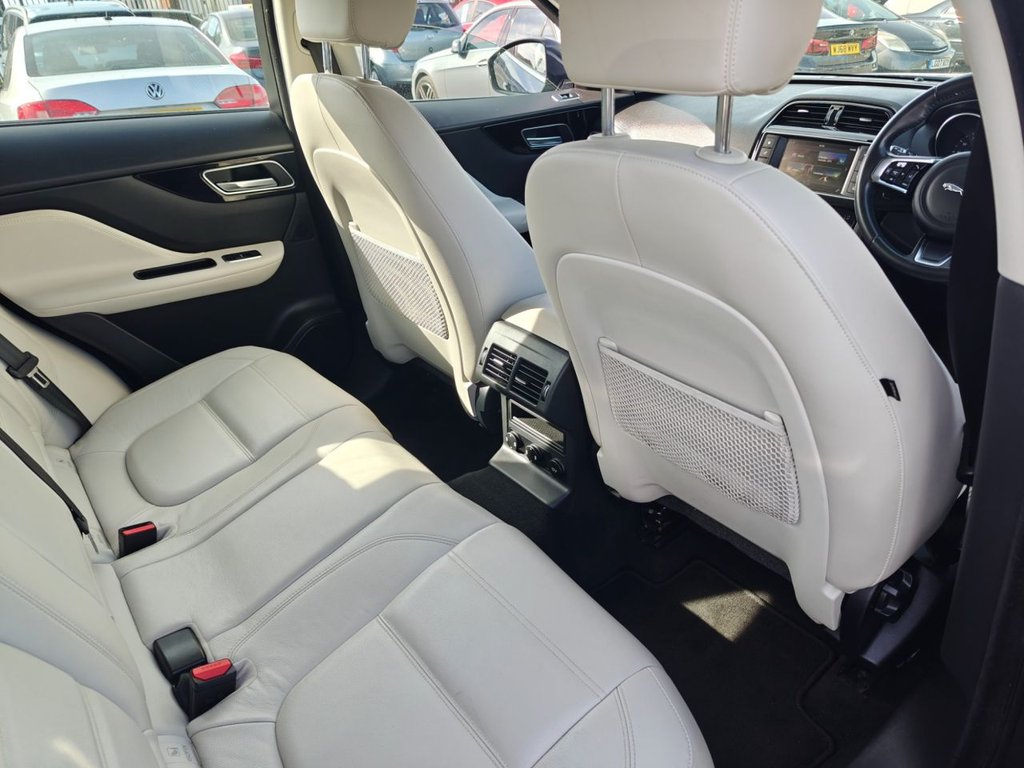 Jaguar F Pace