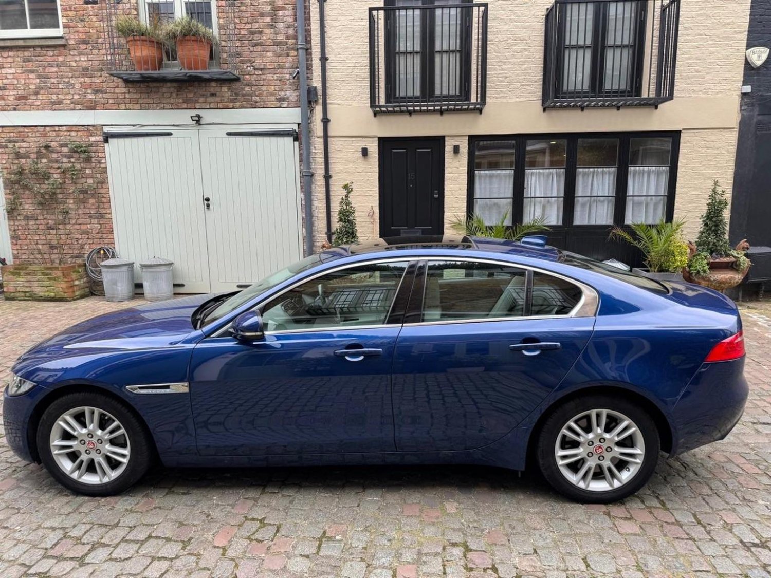Jaguar XE