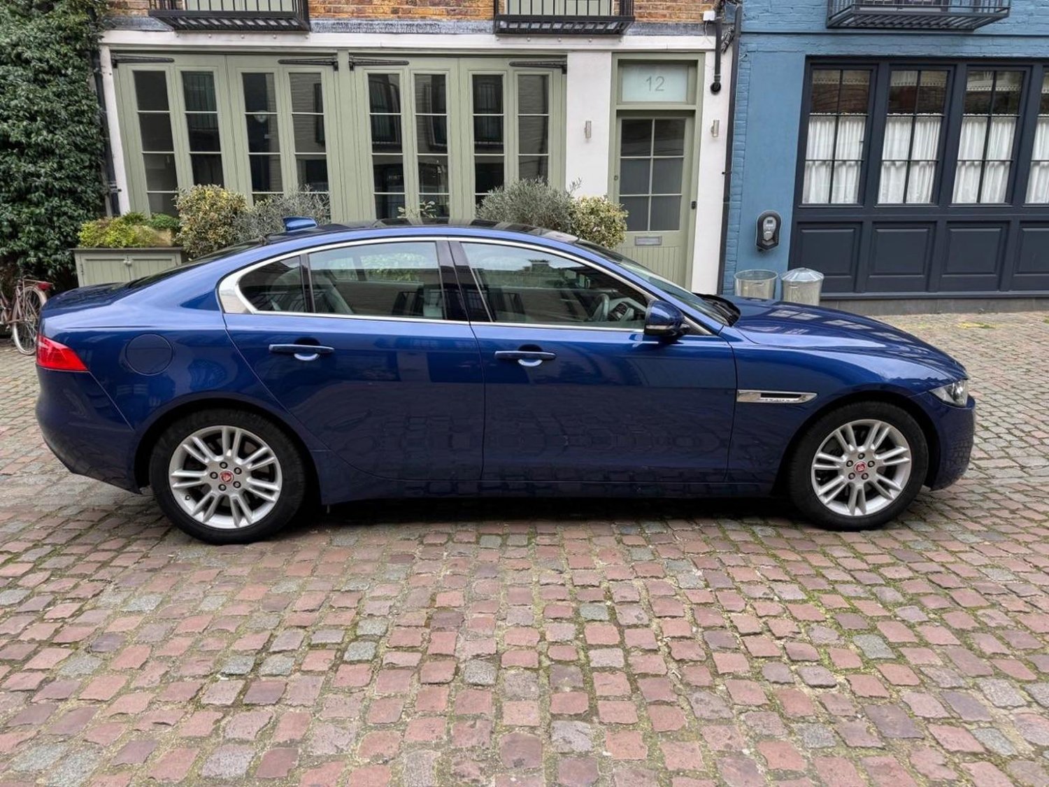 Jaguar XE
