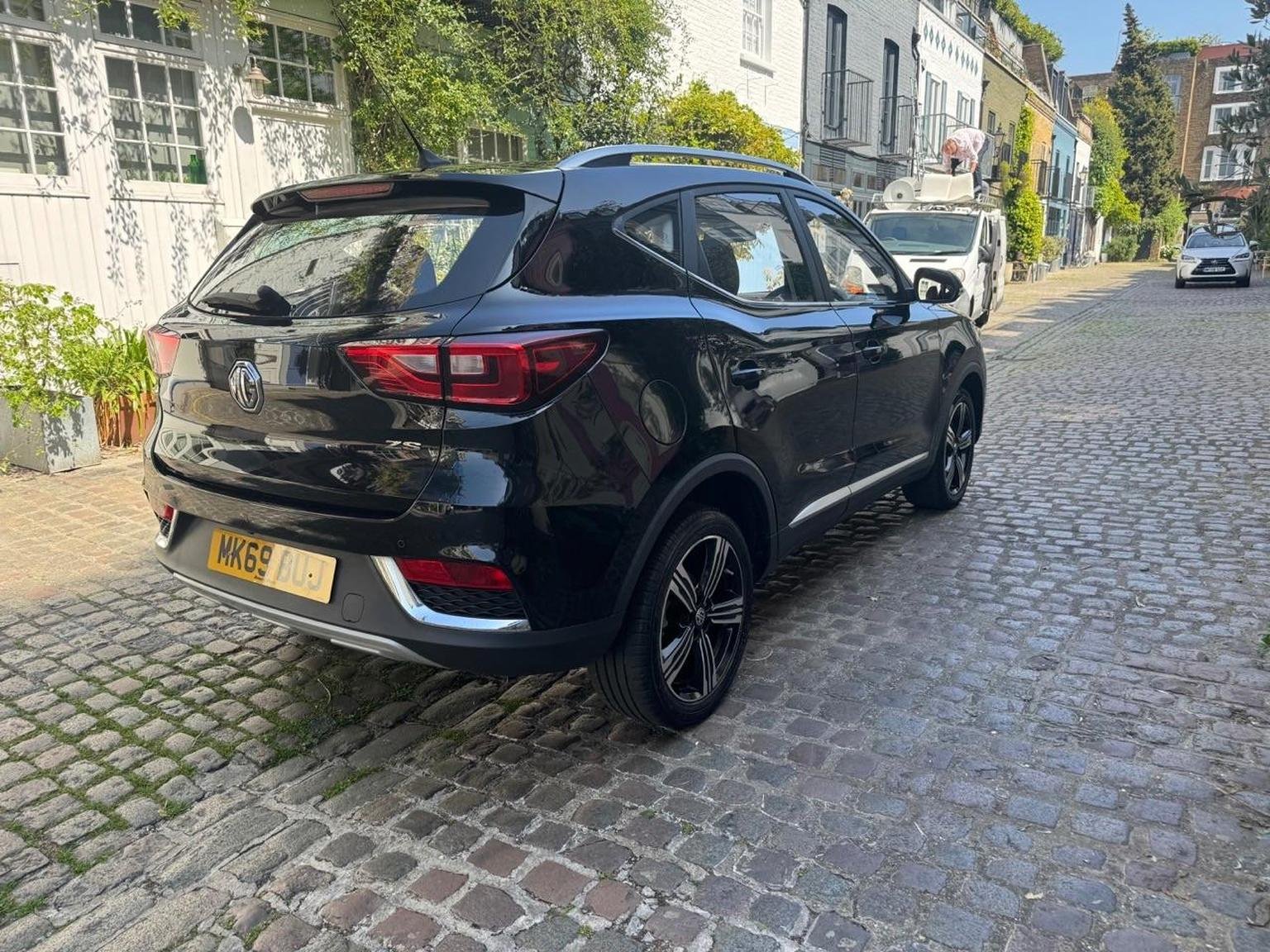 MG ZS