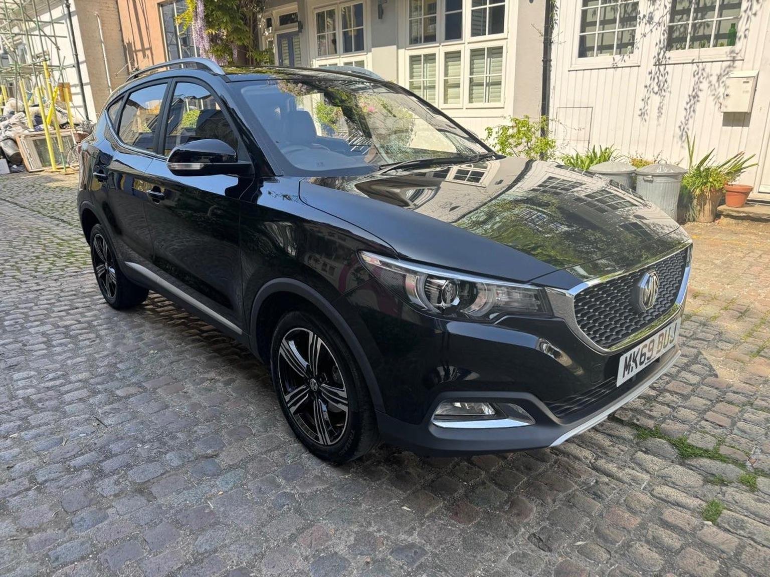 MG ZS