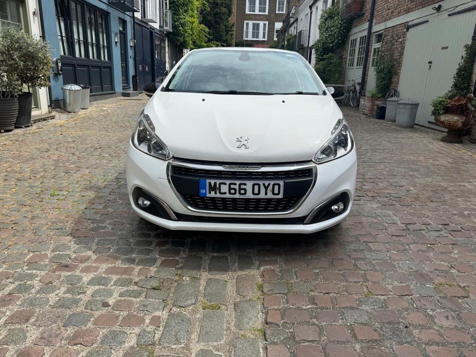 Peugeot 208