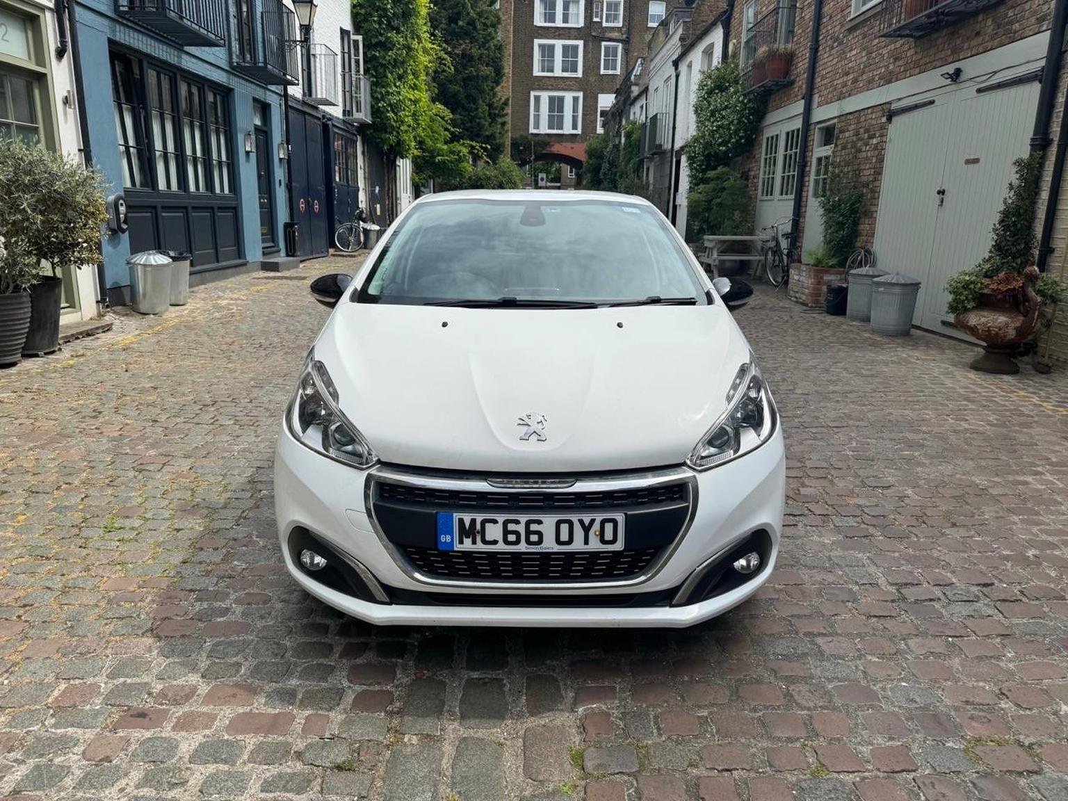 Peugeot 208