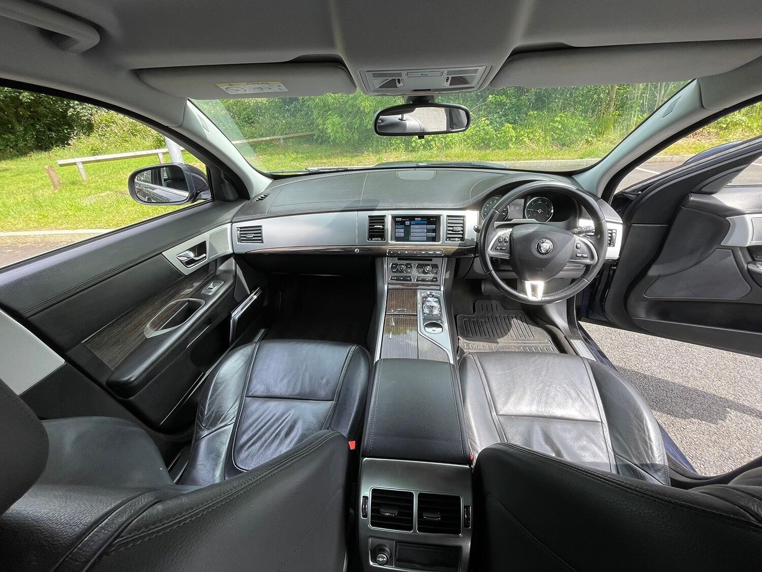 Jaguar XF