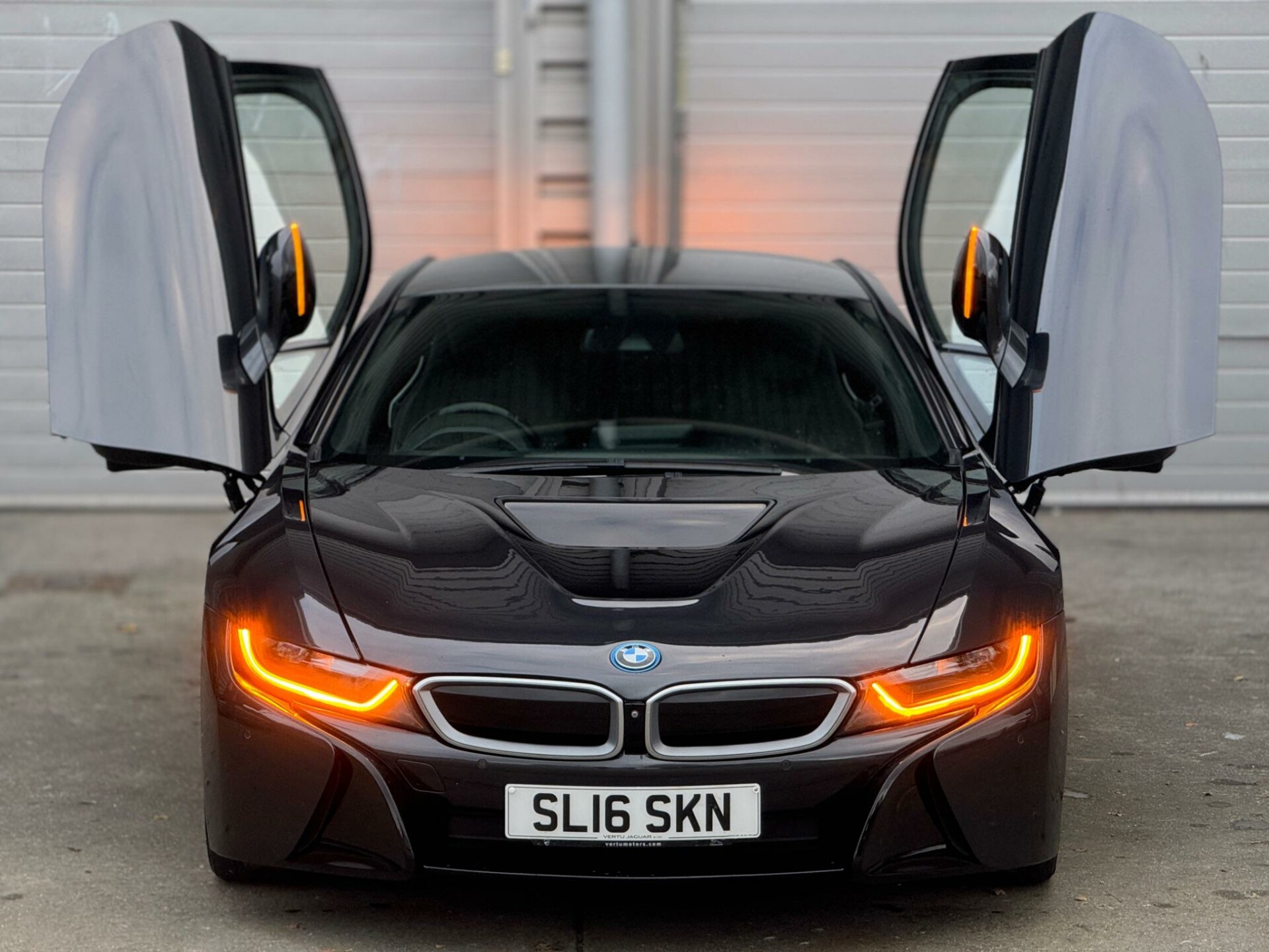 BMW i8