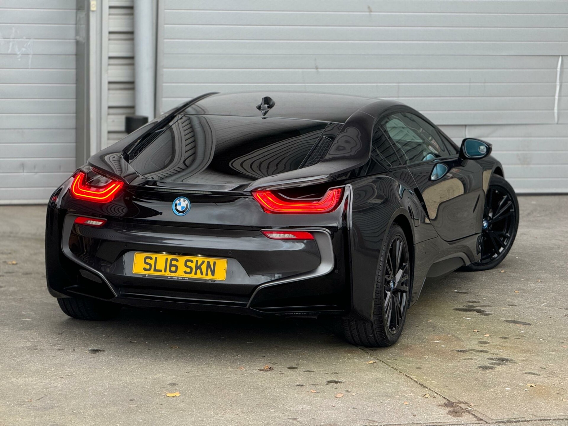 BMW i8