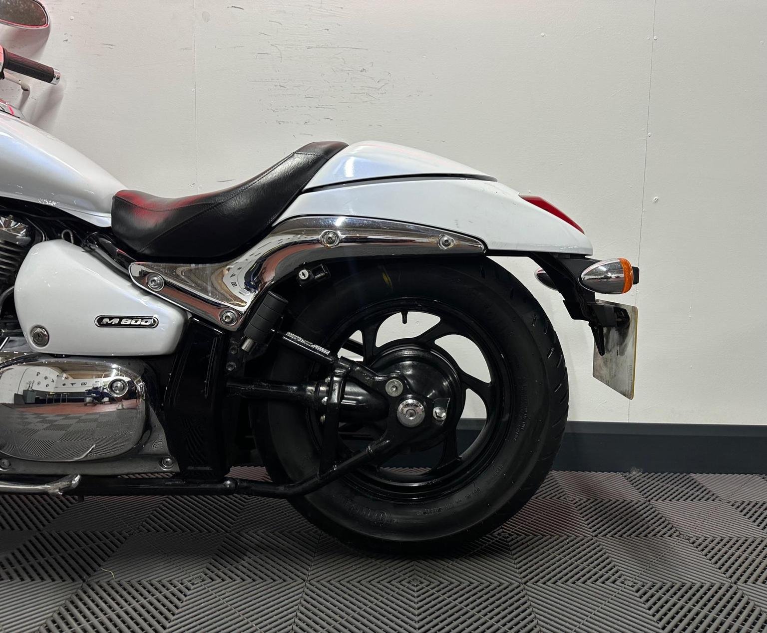 Suzuki Intruder 800