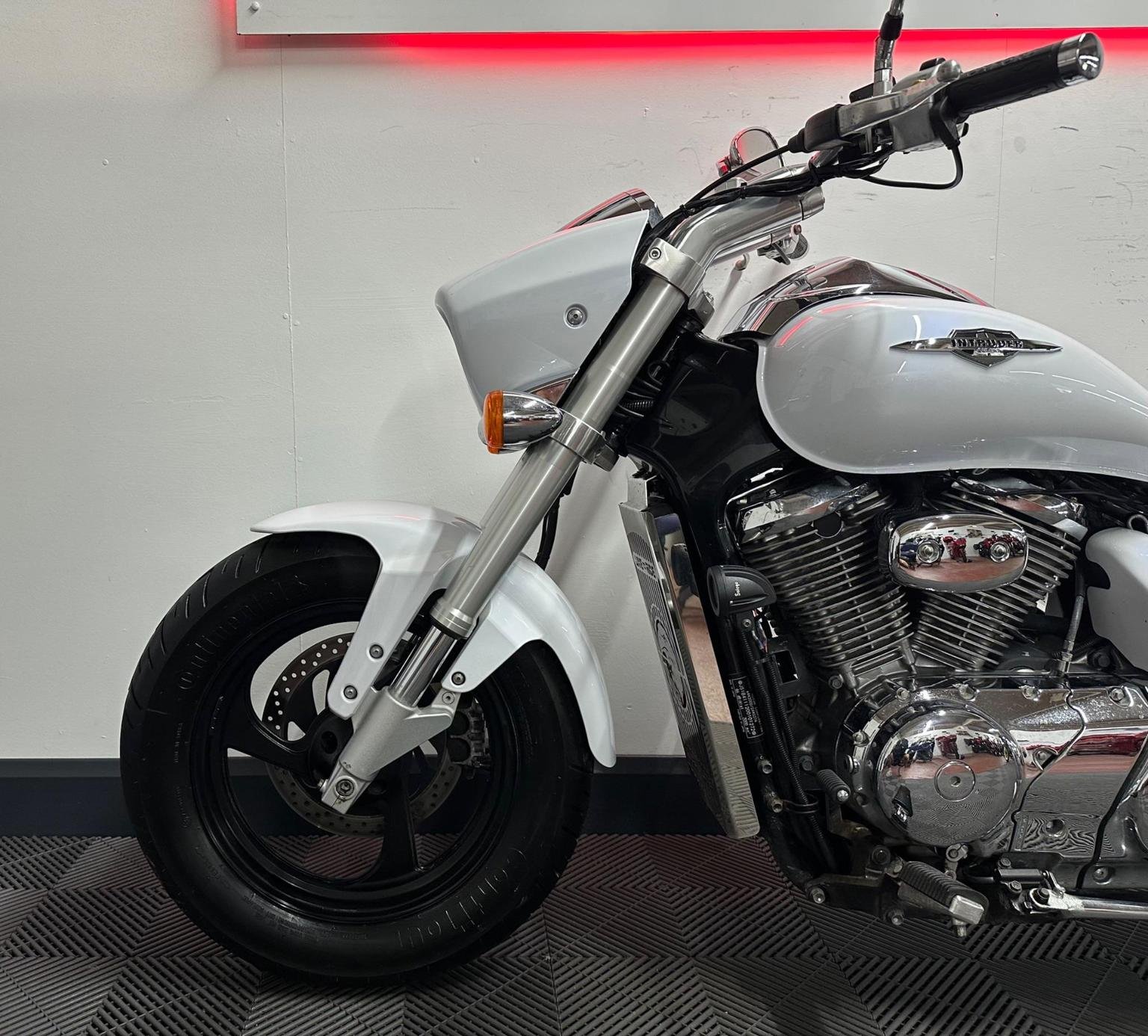 Suzuki Intruder 800