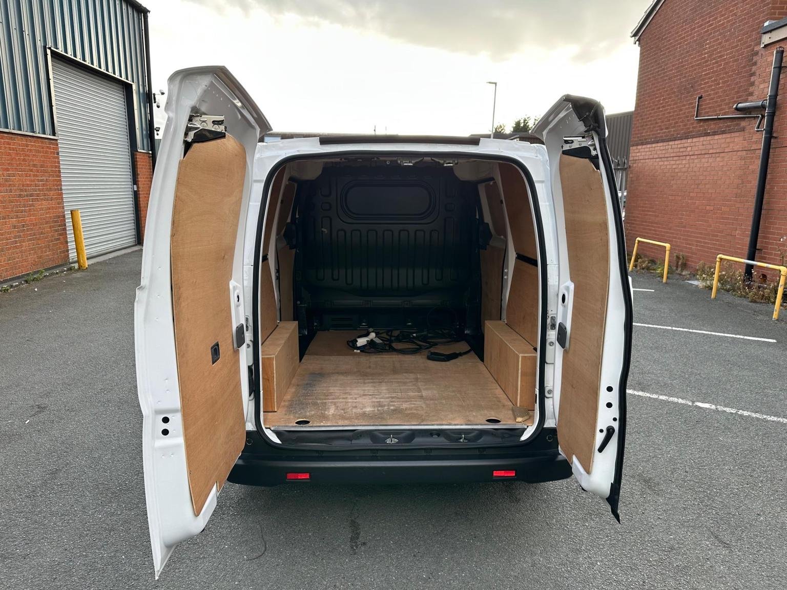 Nissan eNV200