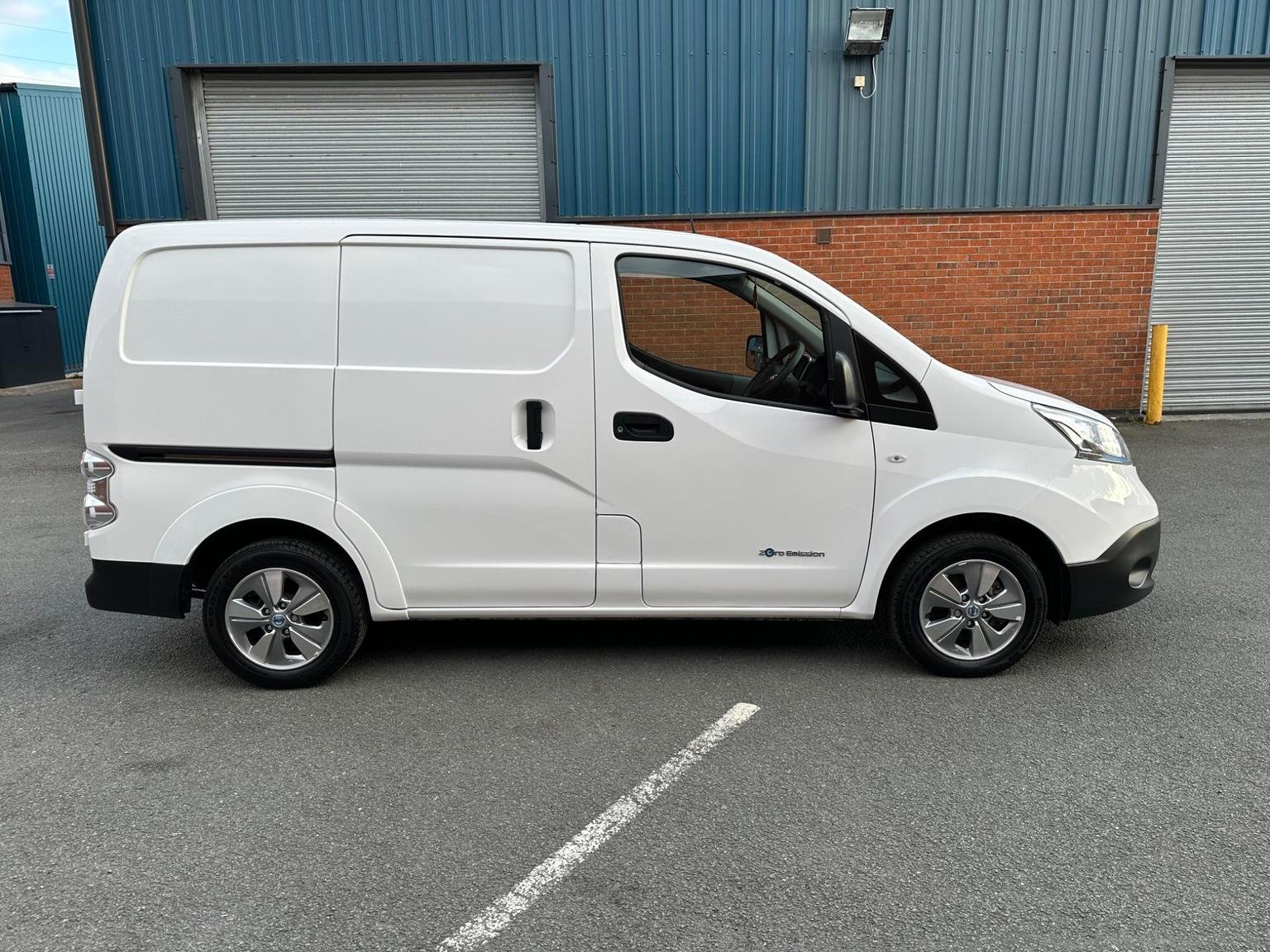 Nissan eNV200
