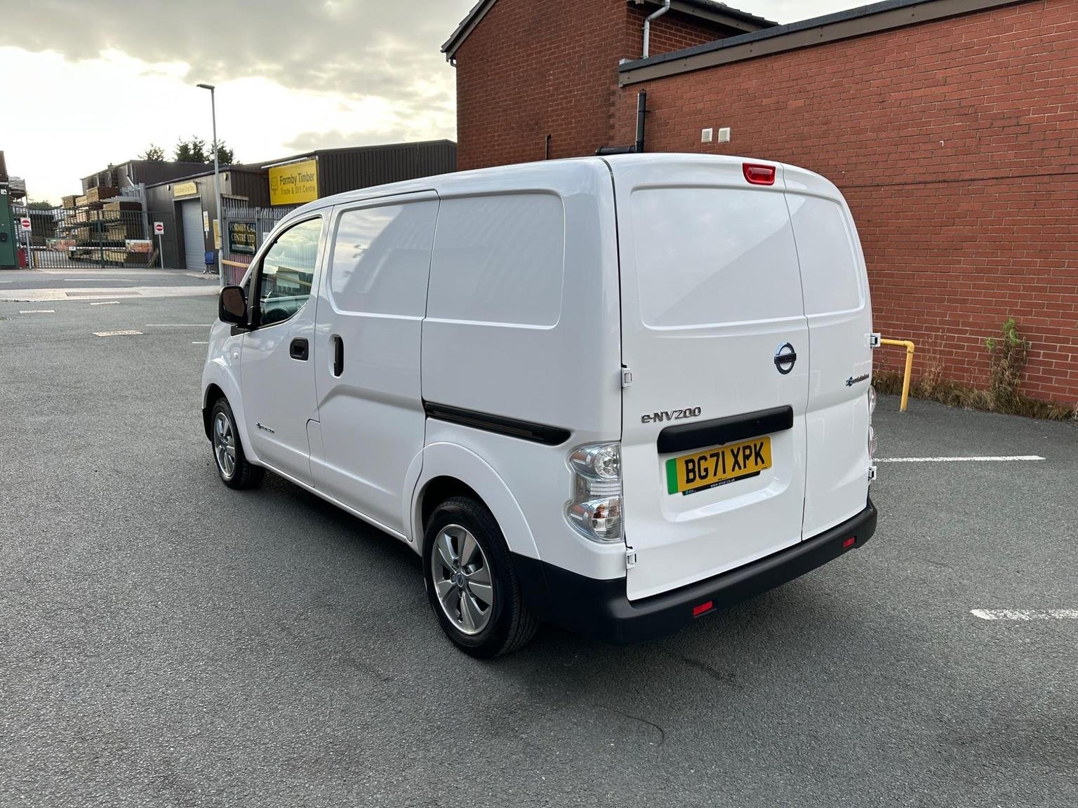 Nissan eNV200
