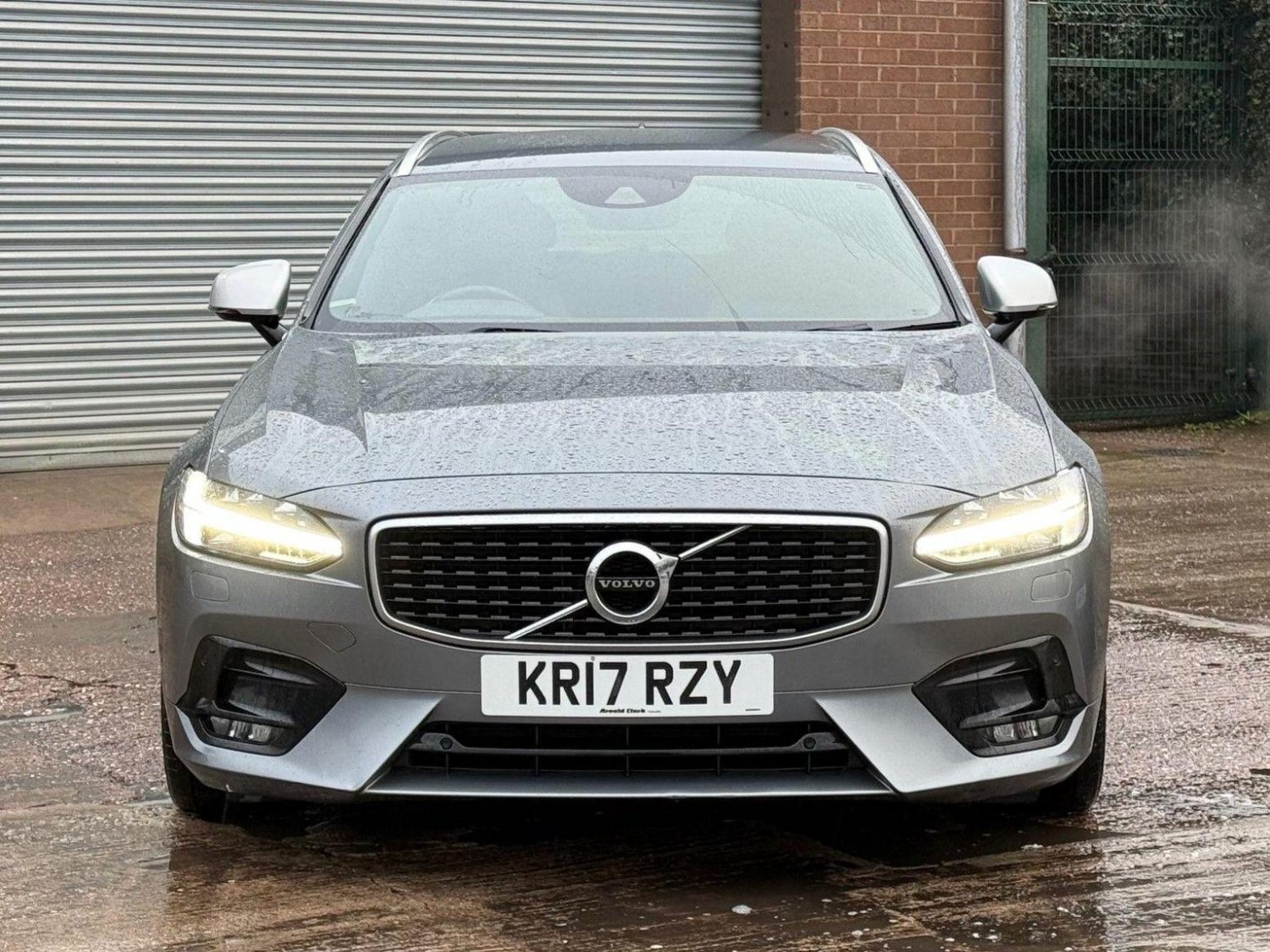 Volvo V90