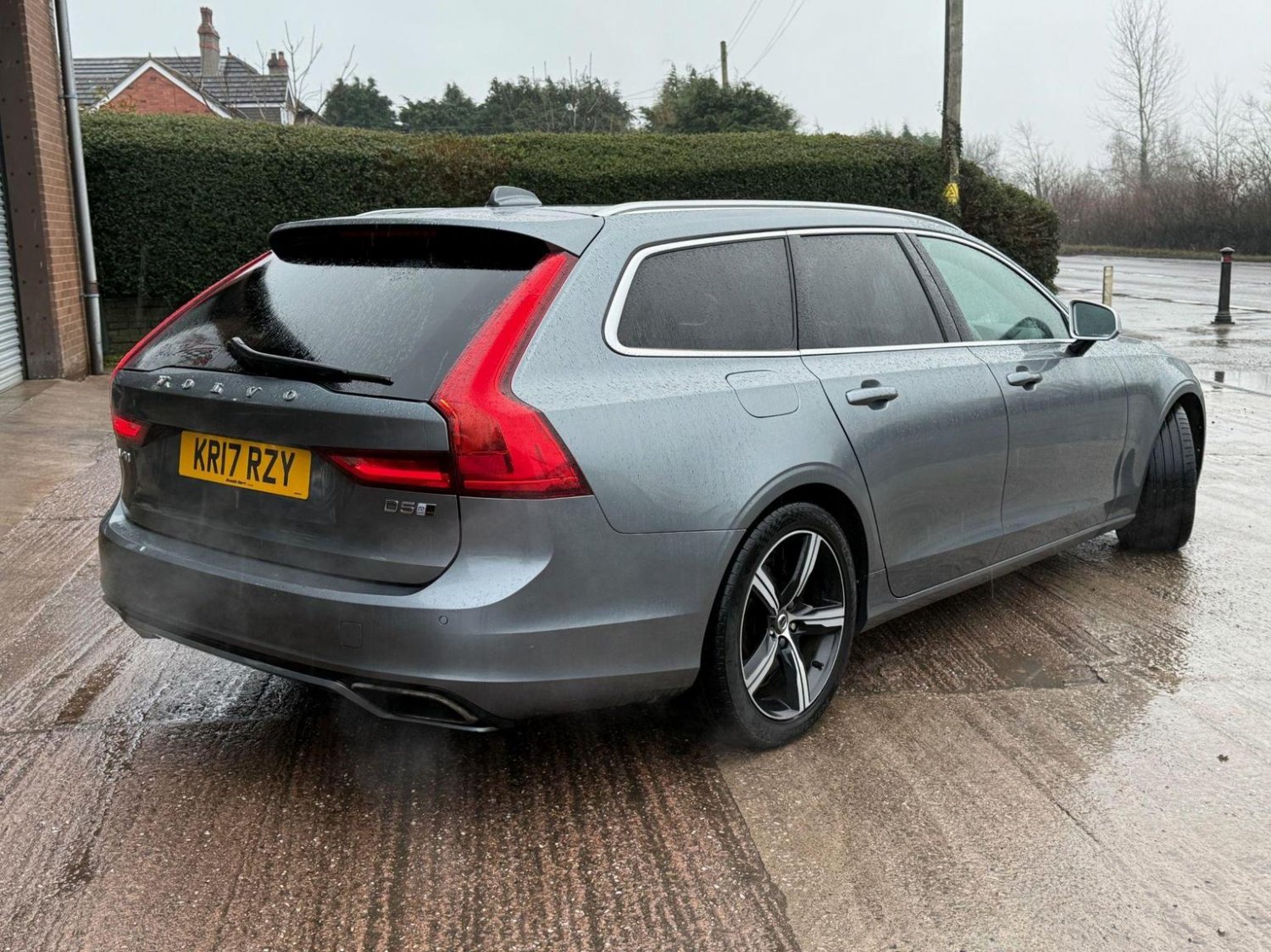 Volvo V90