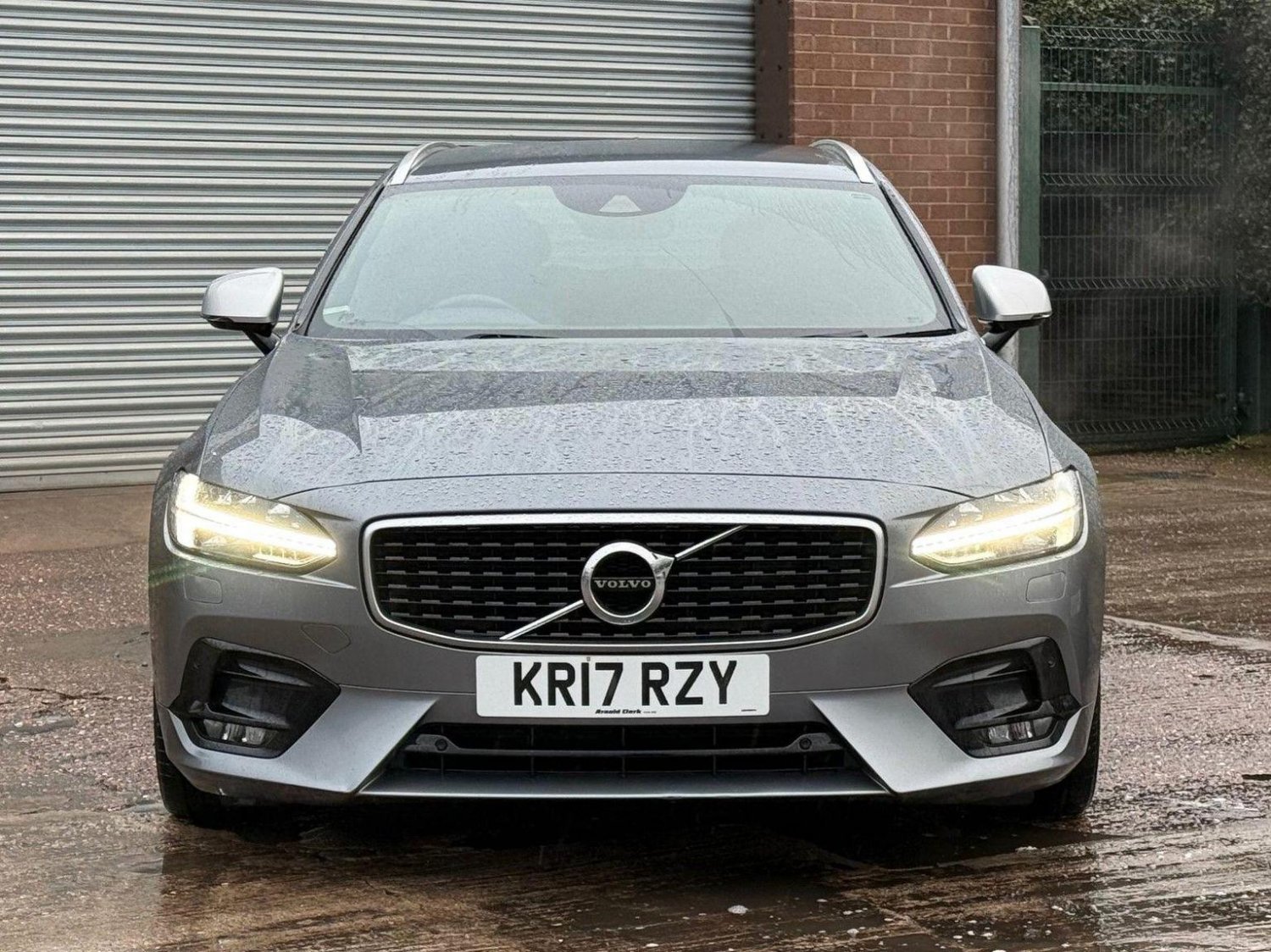 Volvo V90