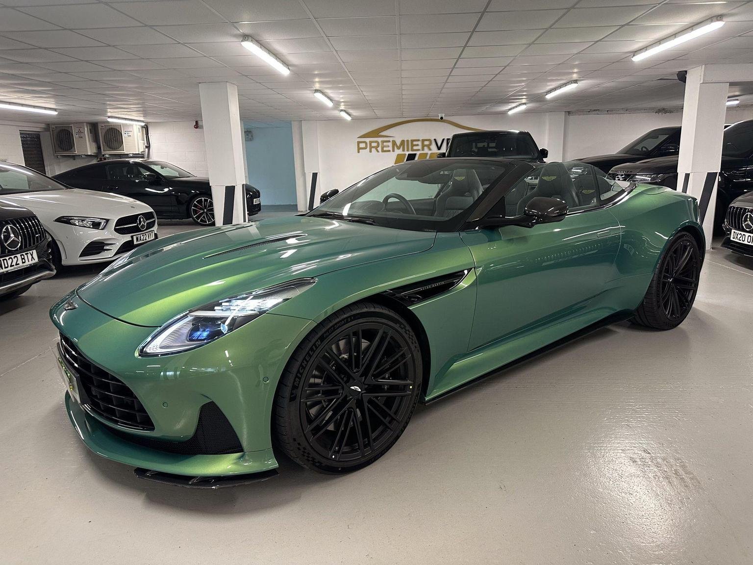 Aston Martin DB12