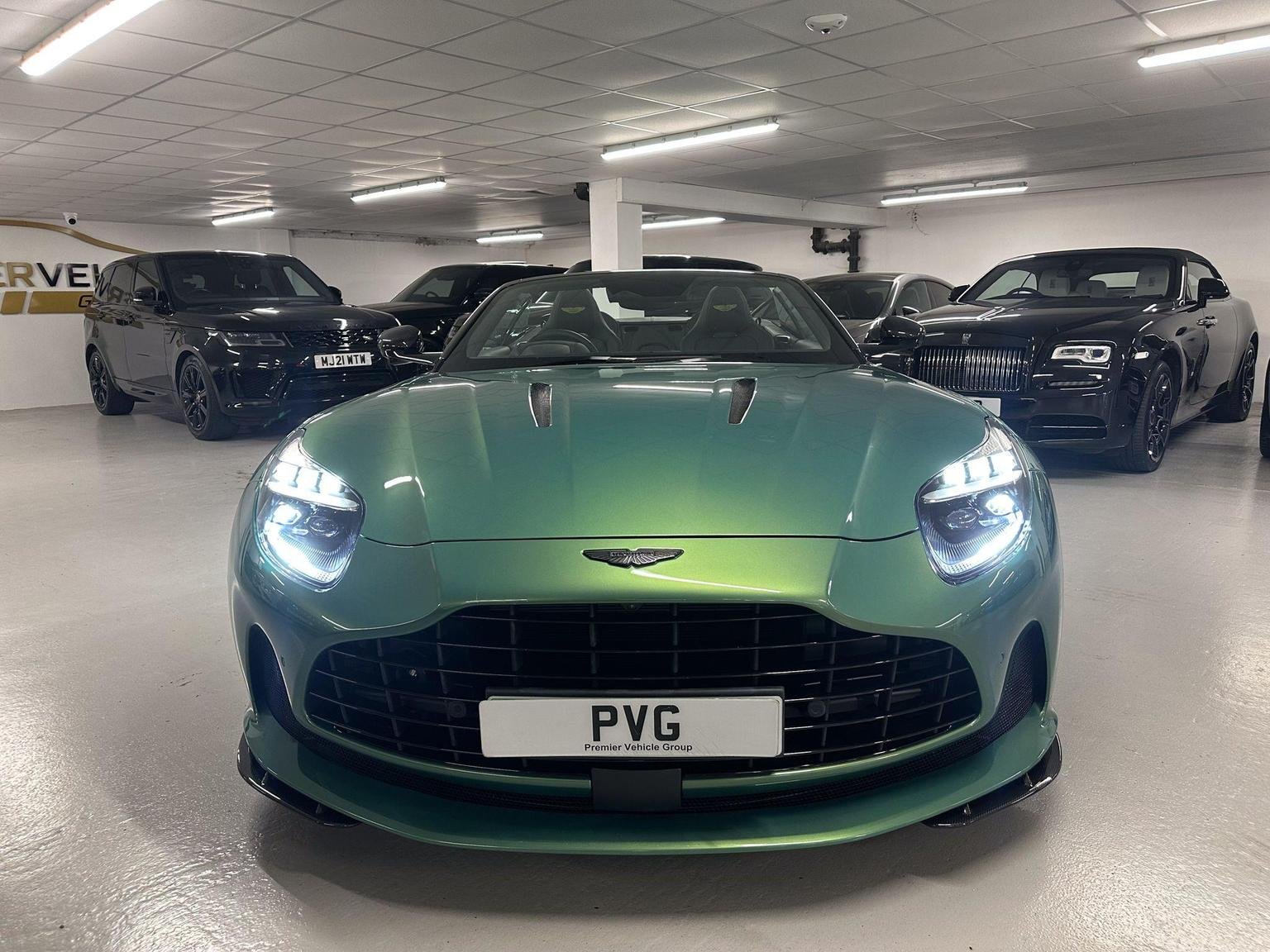 Aston Martin DB12