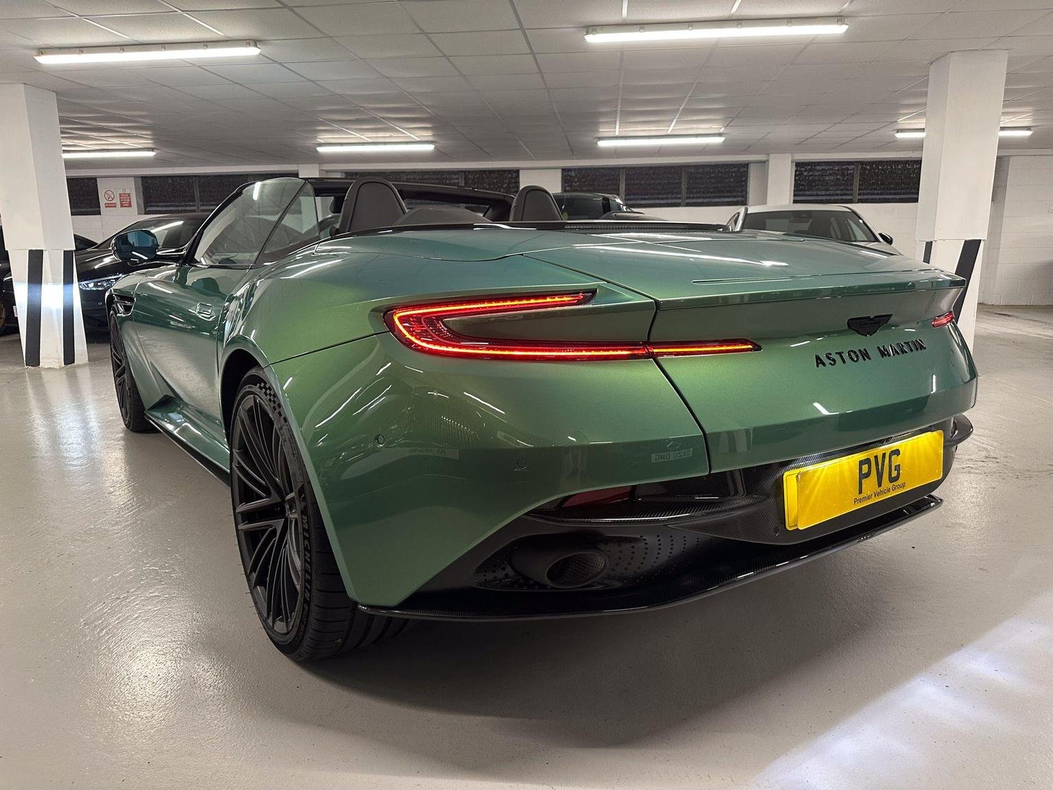 Aston Martin DB12