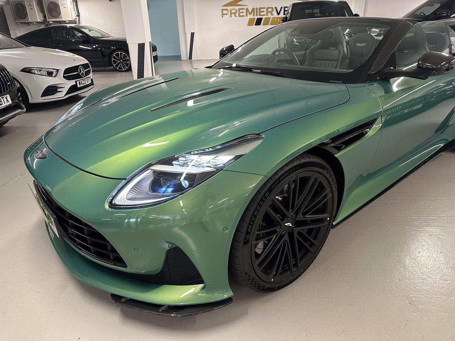 Aston Martin DB12